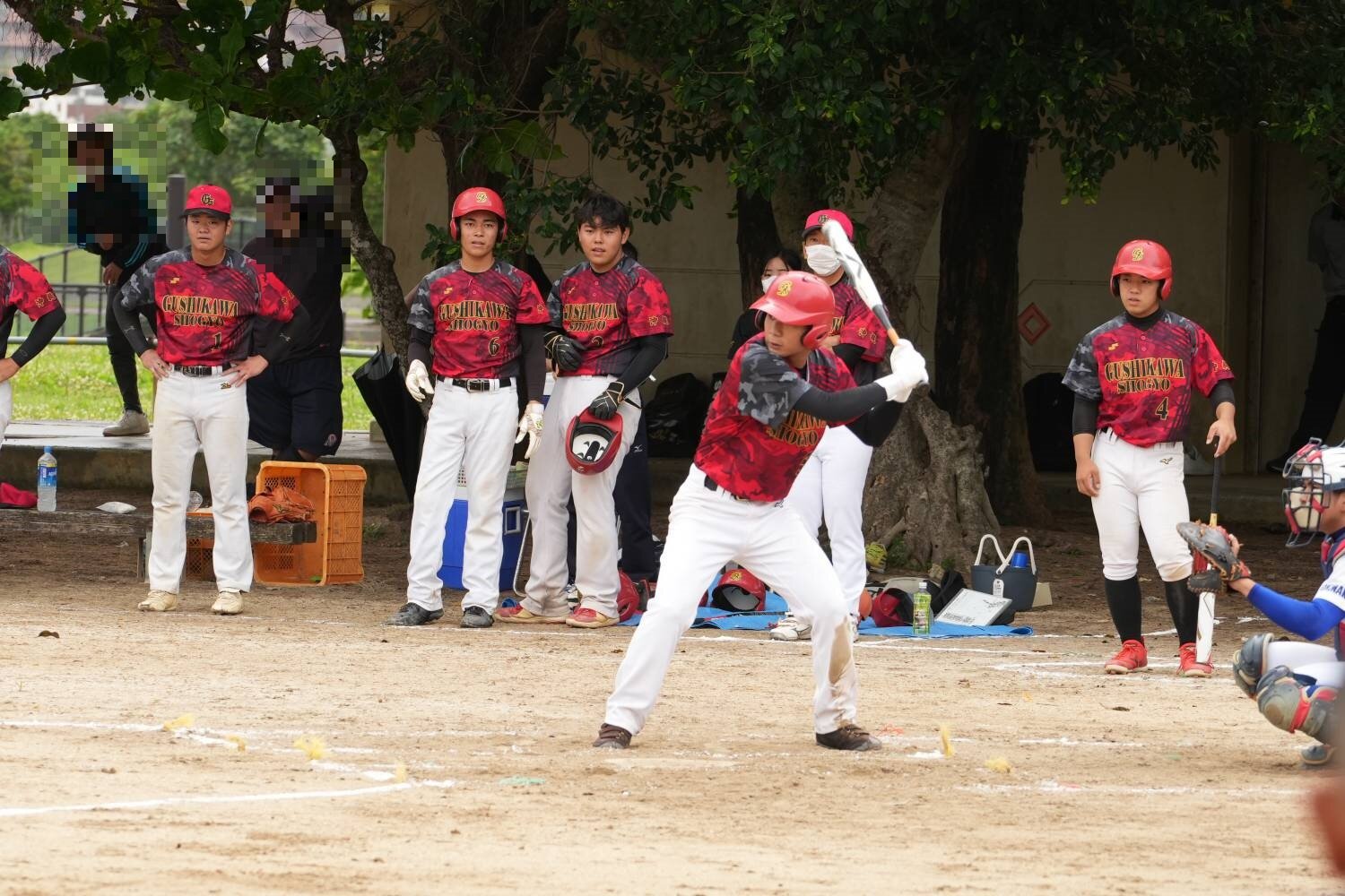 r5_softball_m.jpg