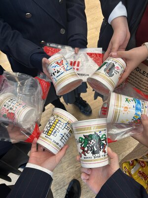 研修旅行カップヌードル.jpg